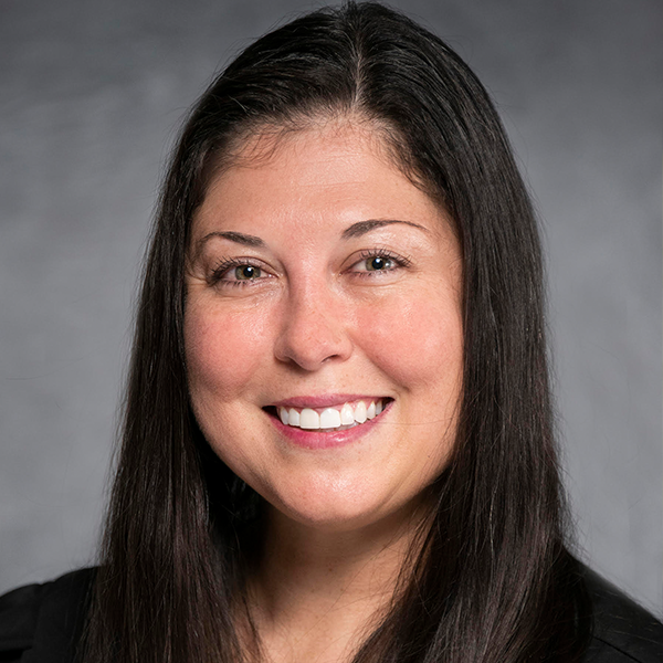 Beth Doudoukjian, Agent